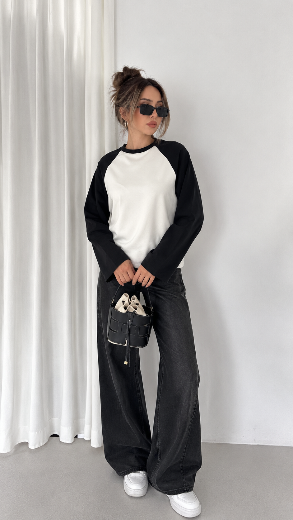 Siyah Kollu Raglan Tişört